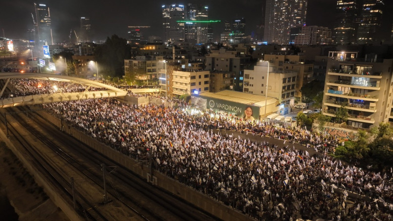 Photo of video | Protest de amploare în Israel după ce Netanyahu l-a demis pe ministrul Apărării